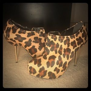 Sergio Zelcer Leopard Booties size 9